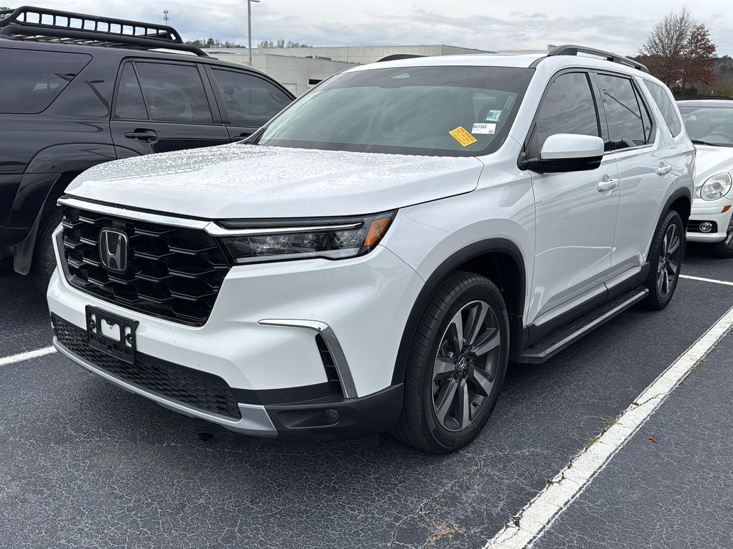 2023 Honda Pilot Touring photo 2