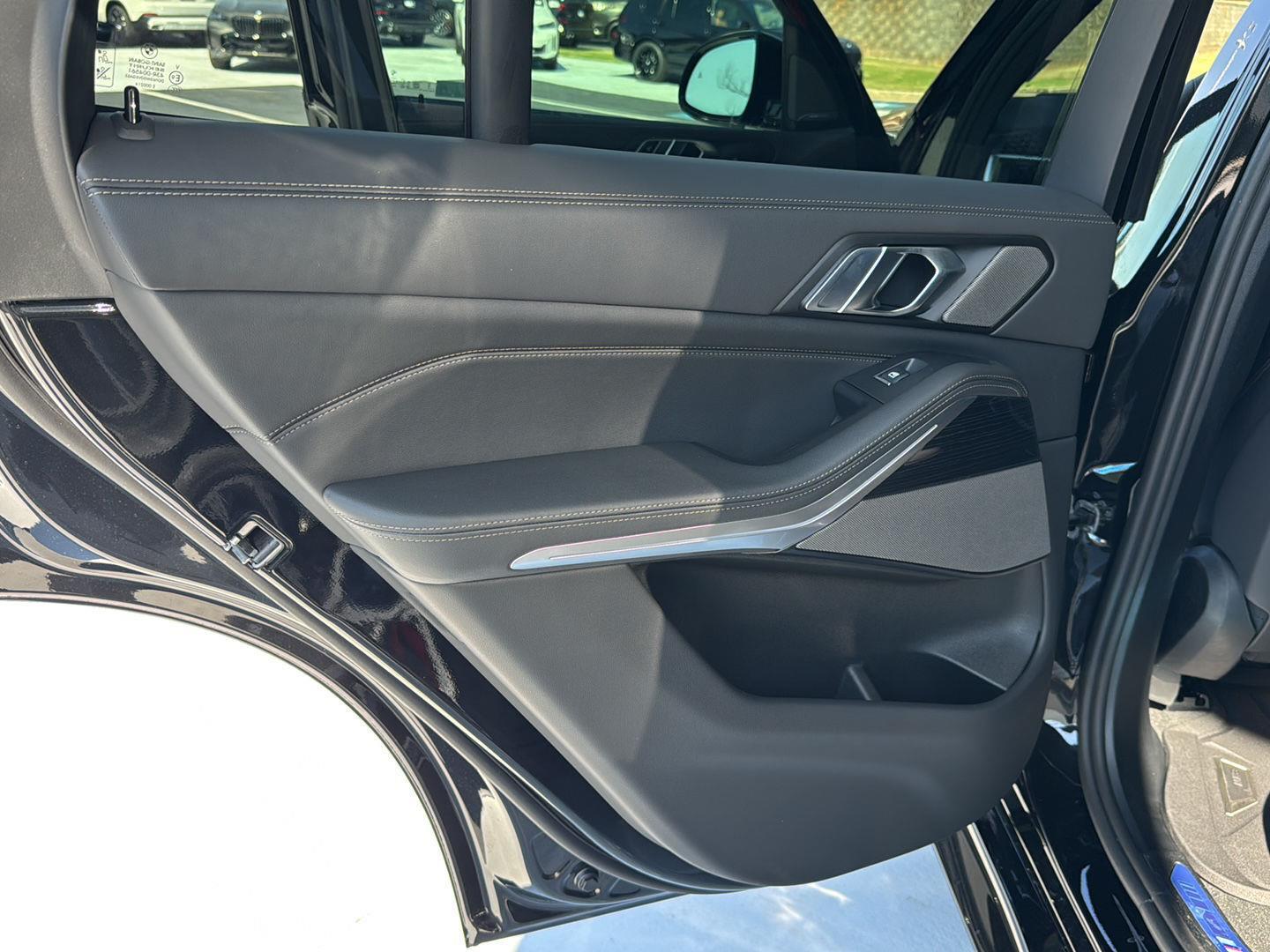 2026 BMW X5 40i - Photo 16