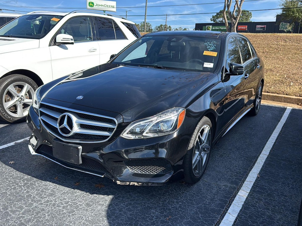 2016 Mercedes Benz E 400 Sedan photo 3