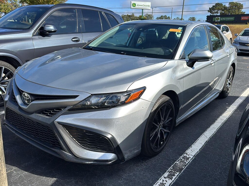 Used 2022 Toyota Camry SE Sedan