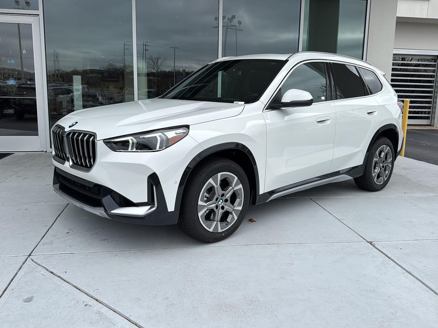 2026 BMW X1 28i's photo