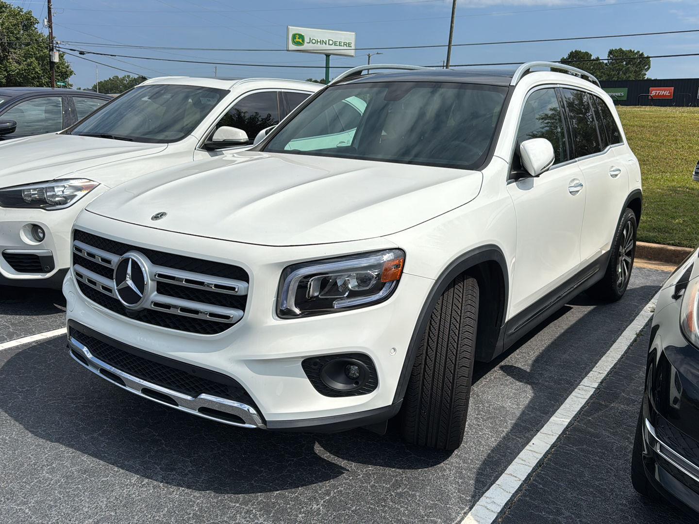 2022 Mercedes Benz GLB 250 photo 2