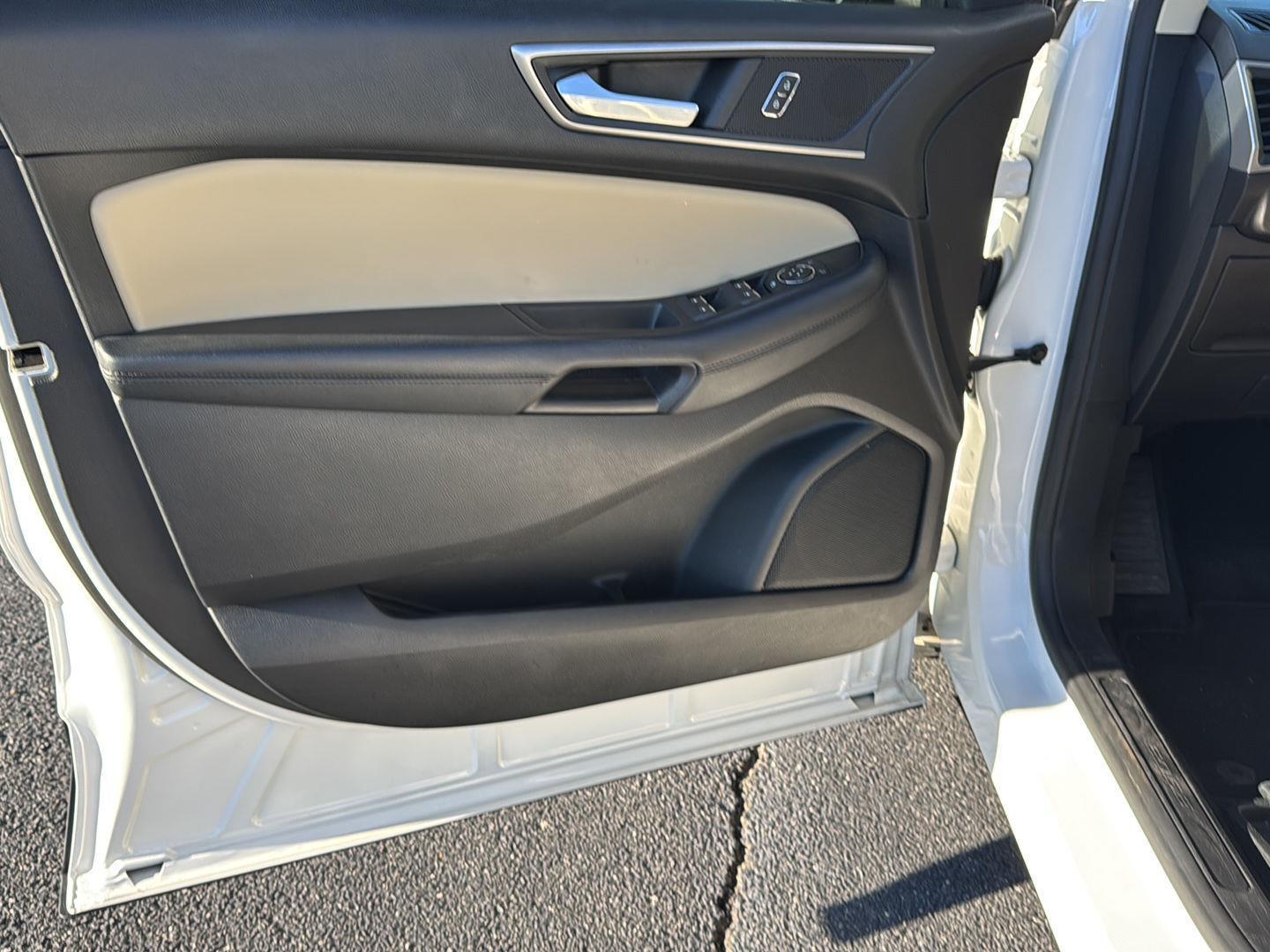 2022 Ford Edge SEL - Photo 15