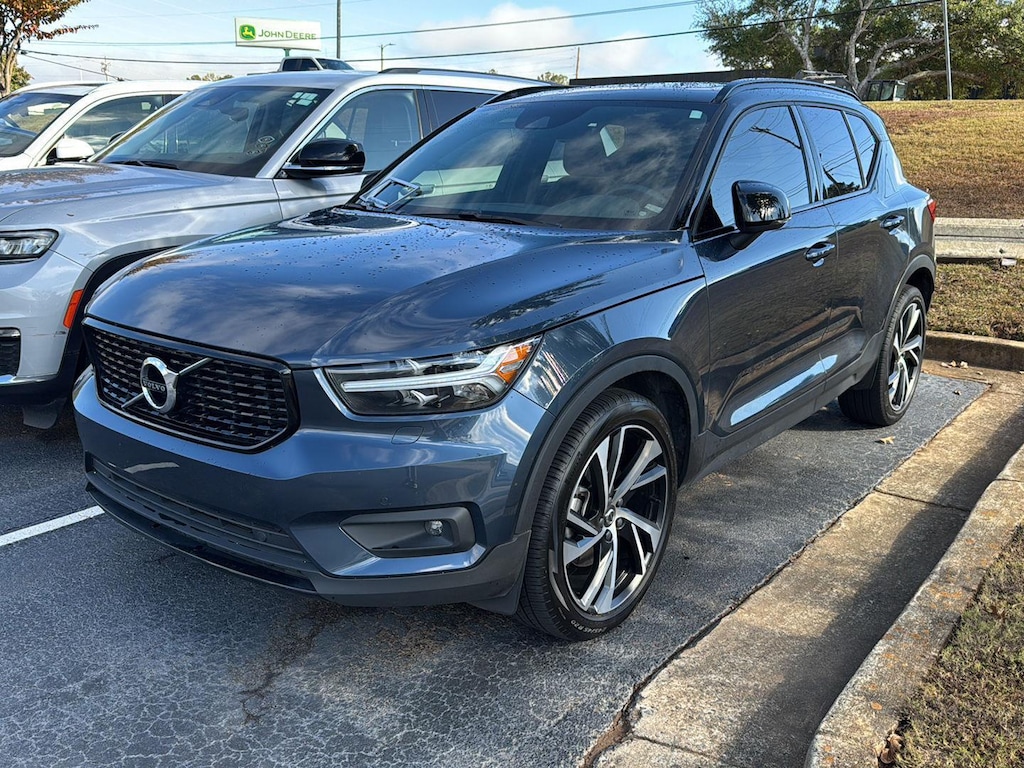 Used 2022 Volvo XC40 R-Design SUV
