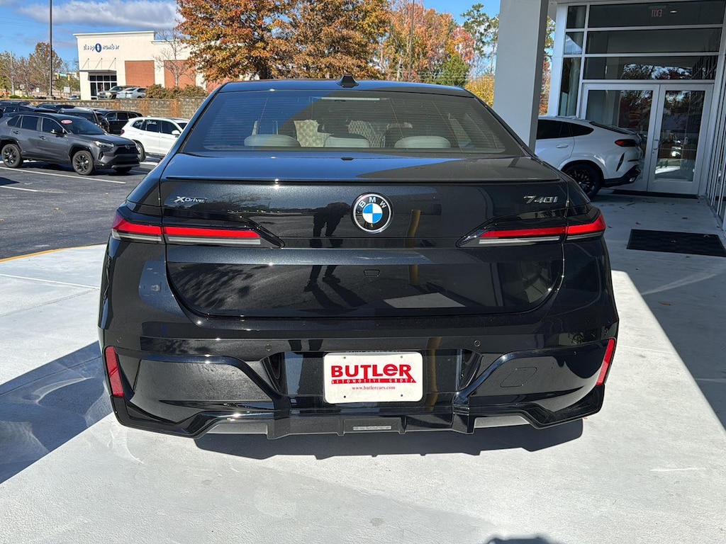 New 2025 BMW 740i xDrive Sedan