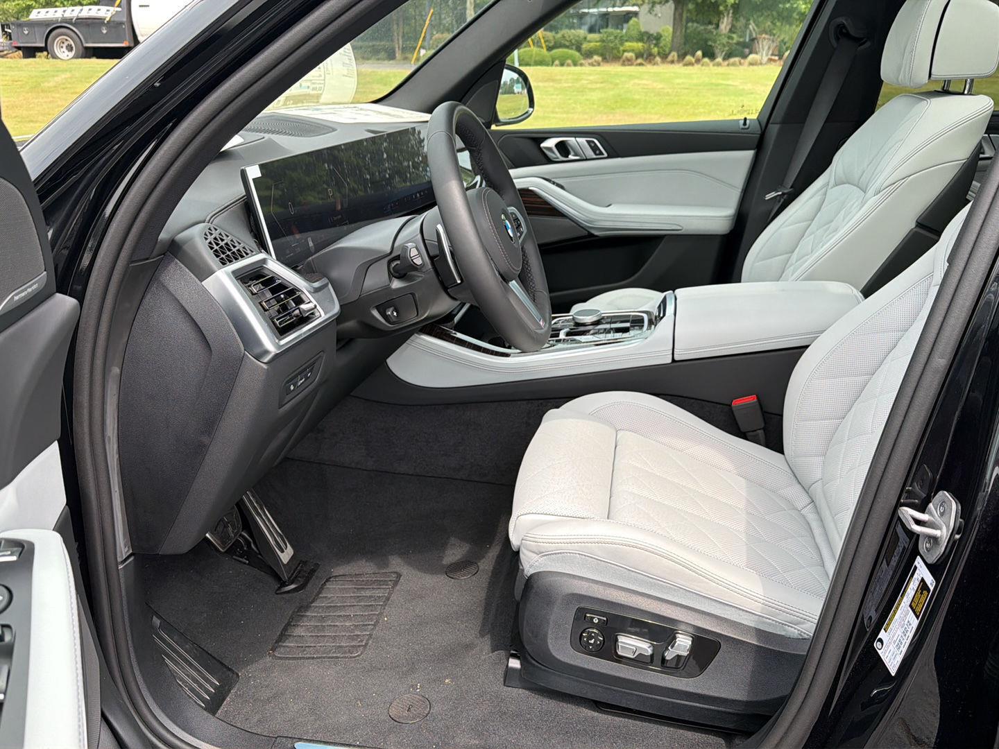 2026 BMW X5 40i - Photo 10