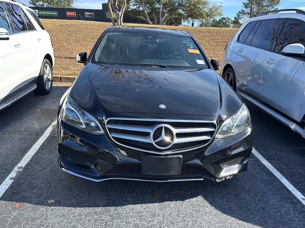 2016 Mercedes Benz E 400 Sedan photo 4