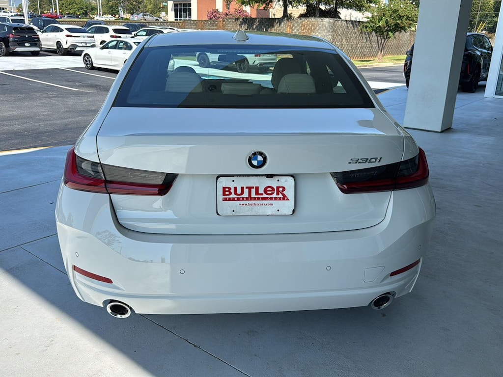 New 2025 BMW 330i  Sedan