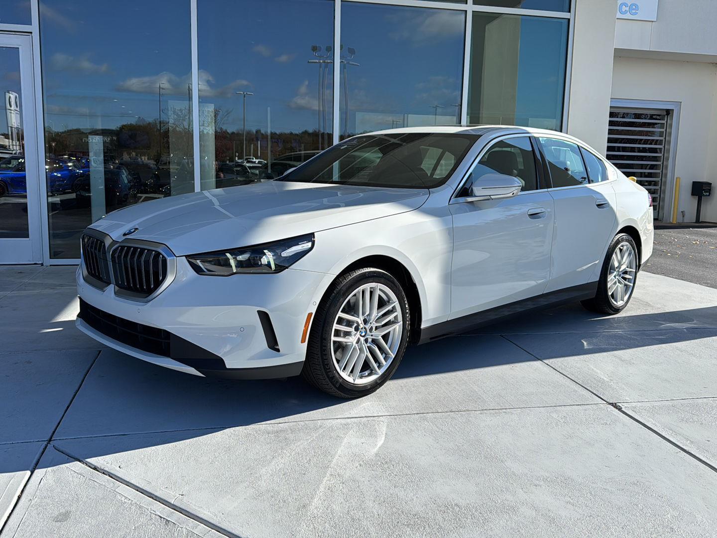 2025 Bmw 530i Sedan photo 2