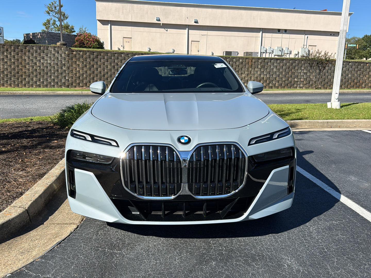 2024 Bmw 740i Sedan photo 3
