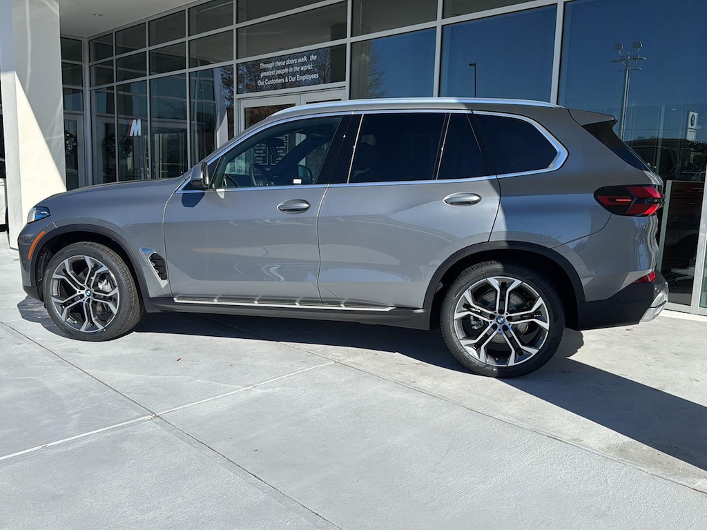New 2026 BMW X5 sDrive40i SUV