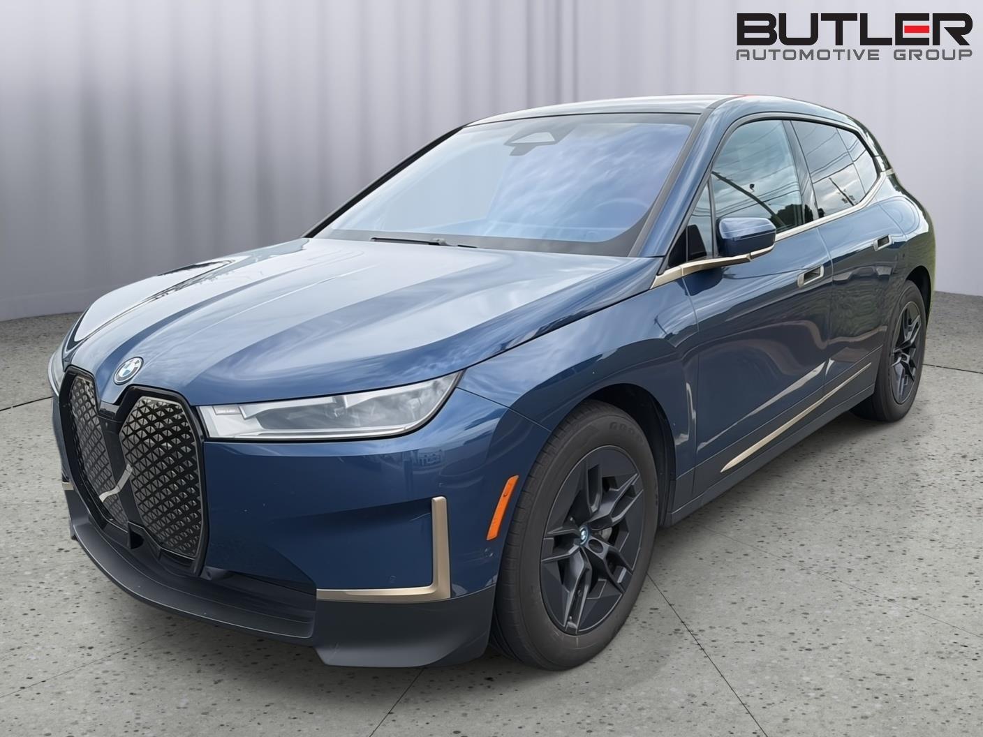 2023 BMW iX xDrive50's photo