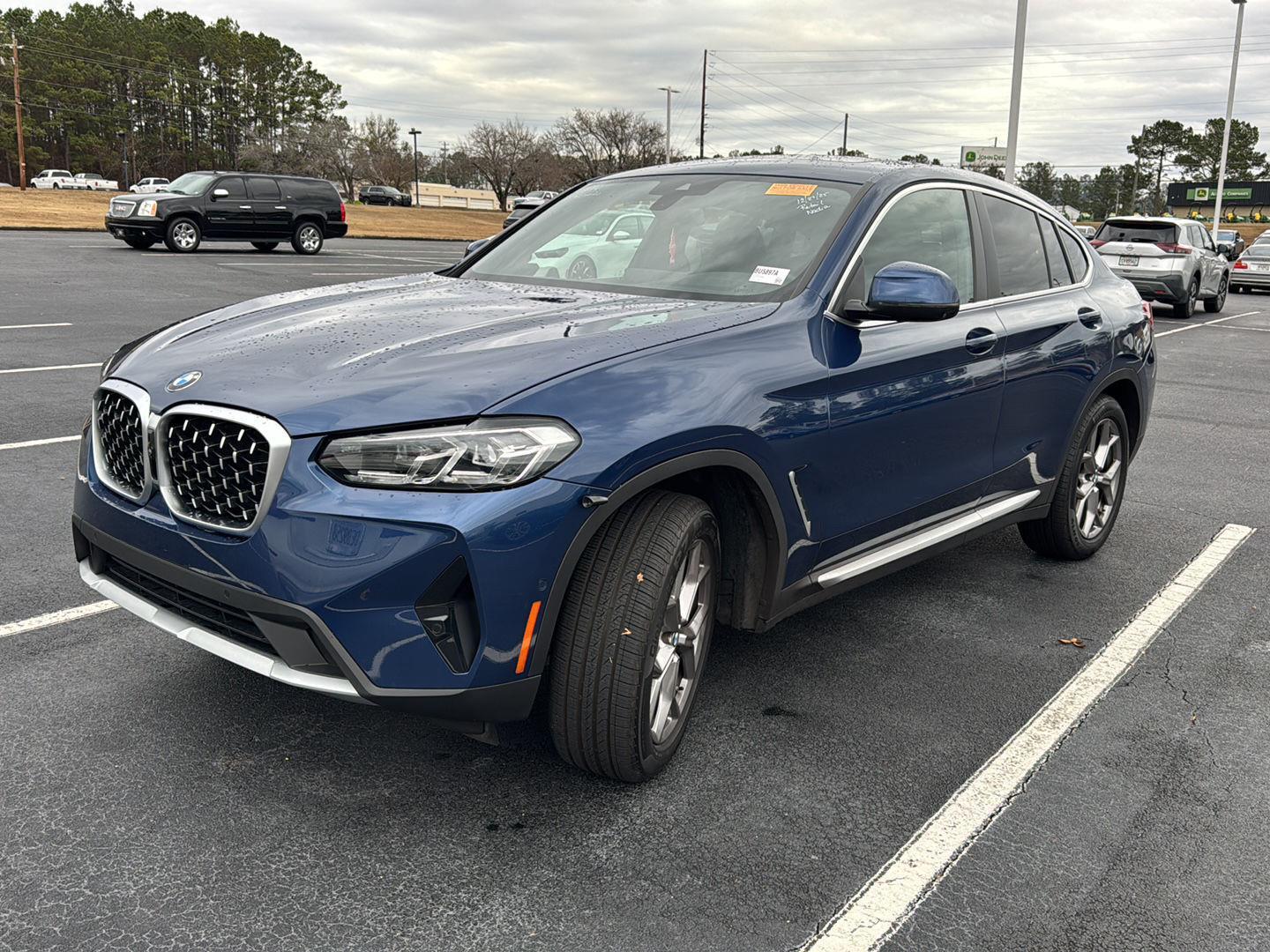 2023 BMW X4 30i's photo