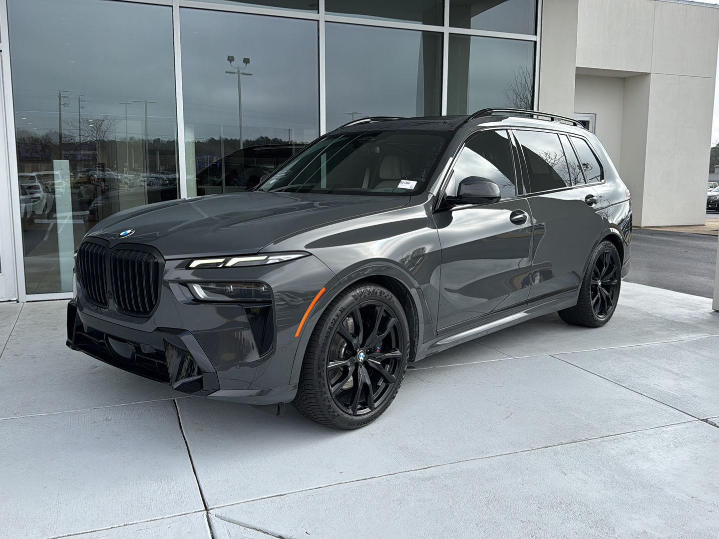 2023 BMW X7 40i's photo