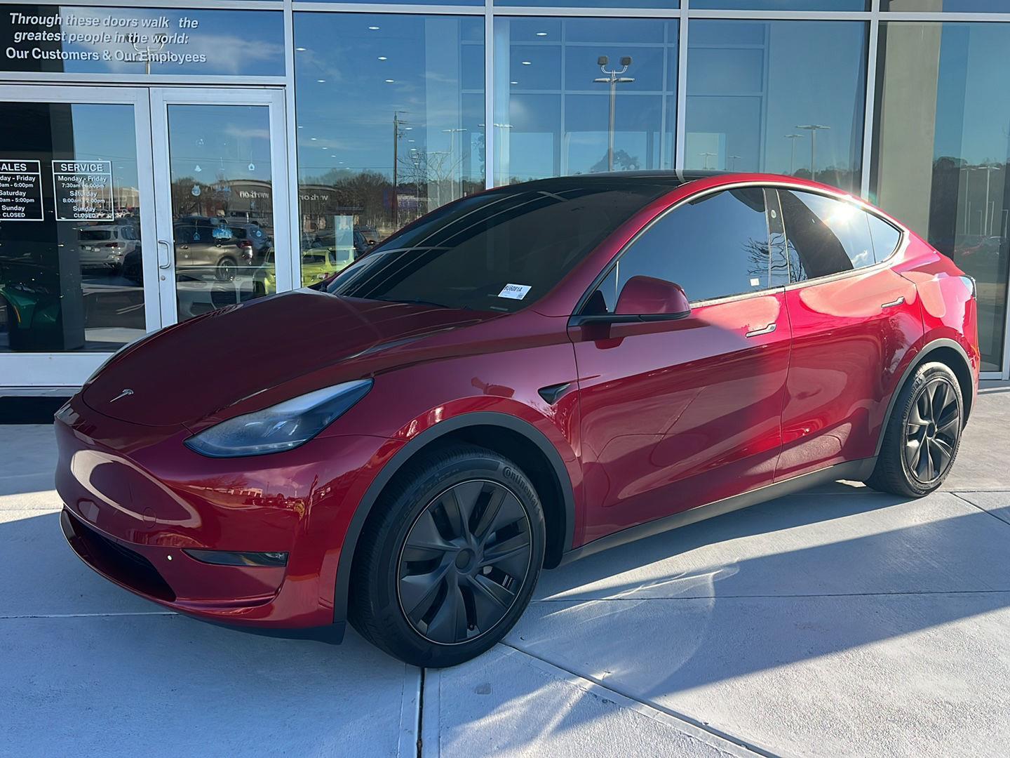 2024 Tesla Model Y Long Range's photo
