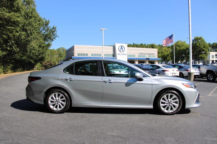 2023 Toyota Camry LE photo 4