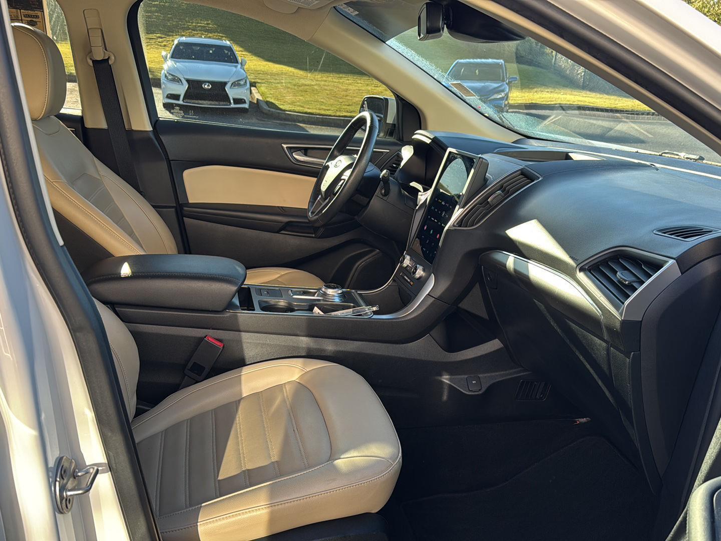 2022 Ford Edge SEL - Photo 11