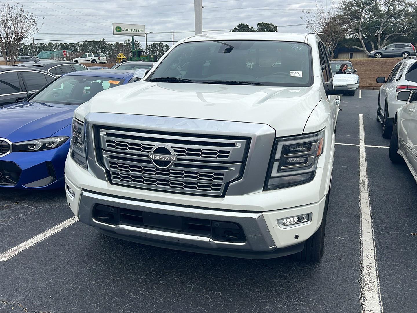 2023 Nissan Titan Platinum Reserve photo 2