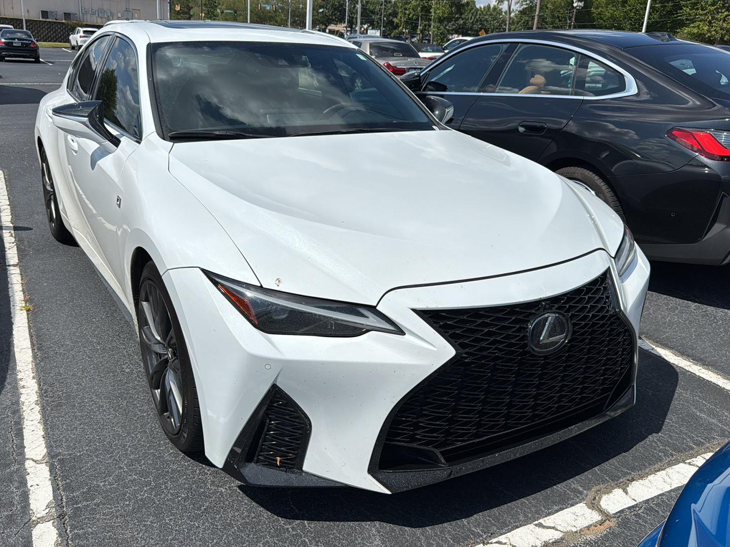 2023 Lexus IS 350 F SPORT photo 3
