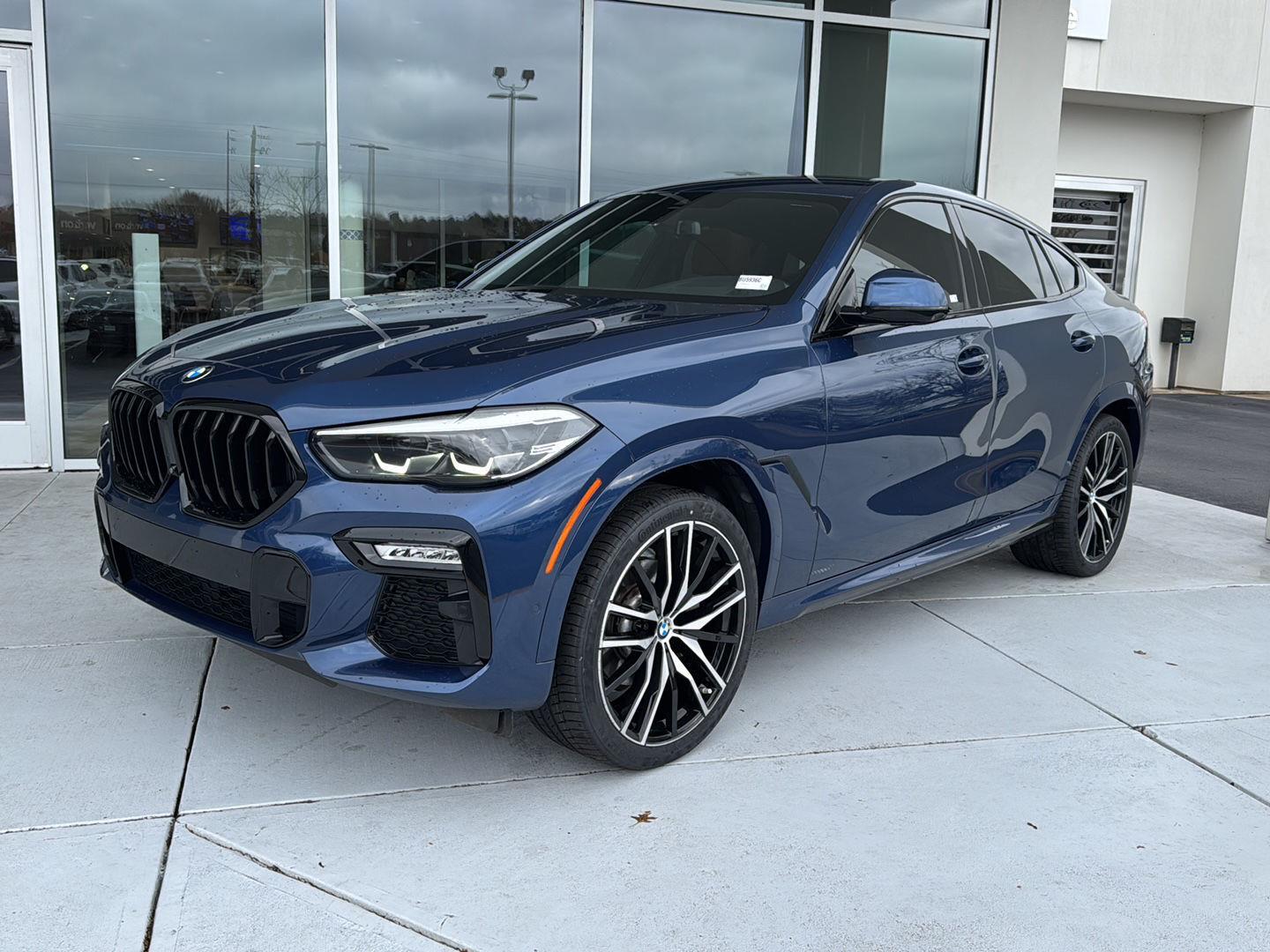 2021 BMW X6 40i's photo