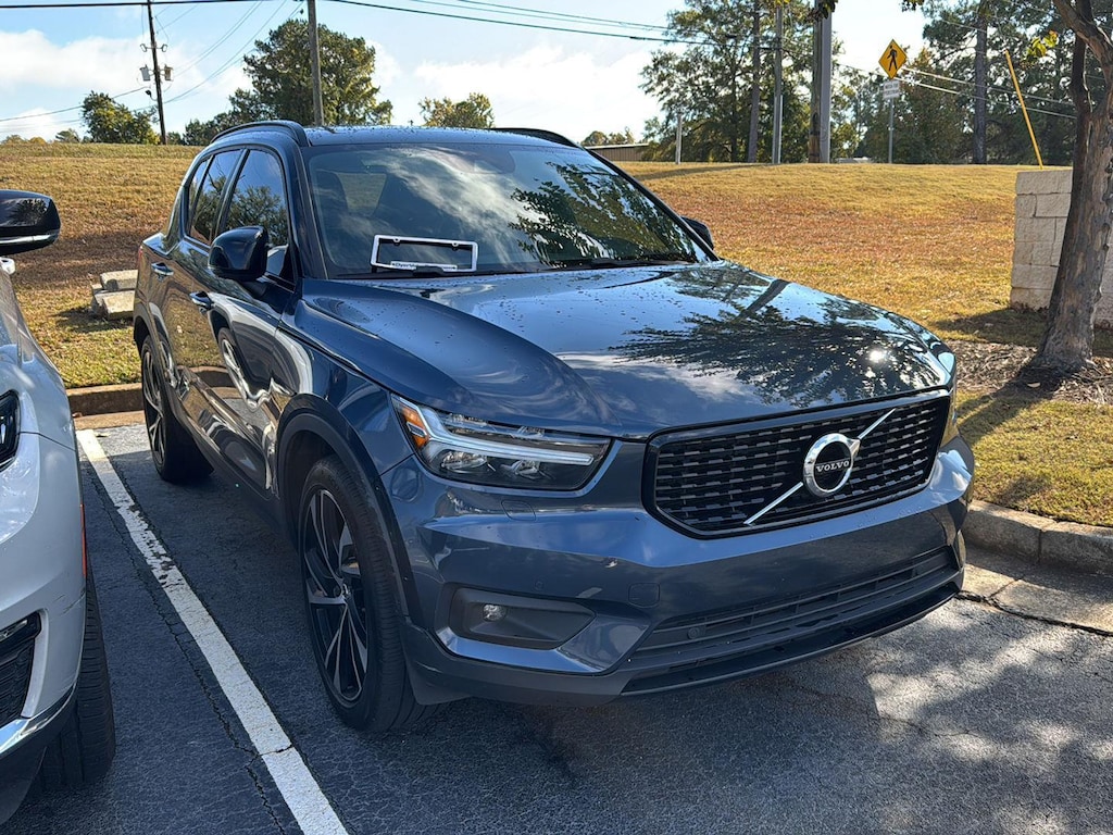 Used 2022 Volvo XC40 R-Design SUV