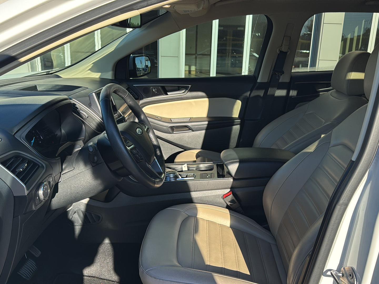 2022 Ford Edge SEL - Photo 9