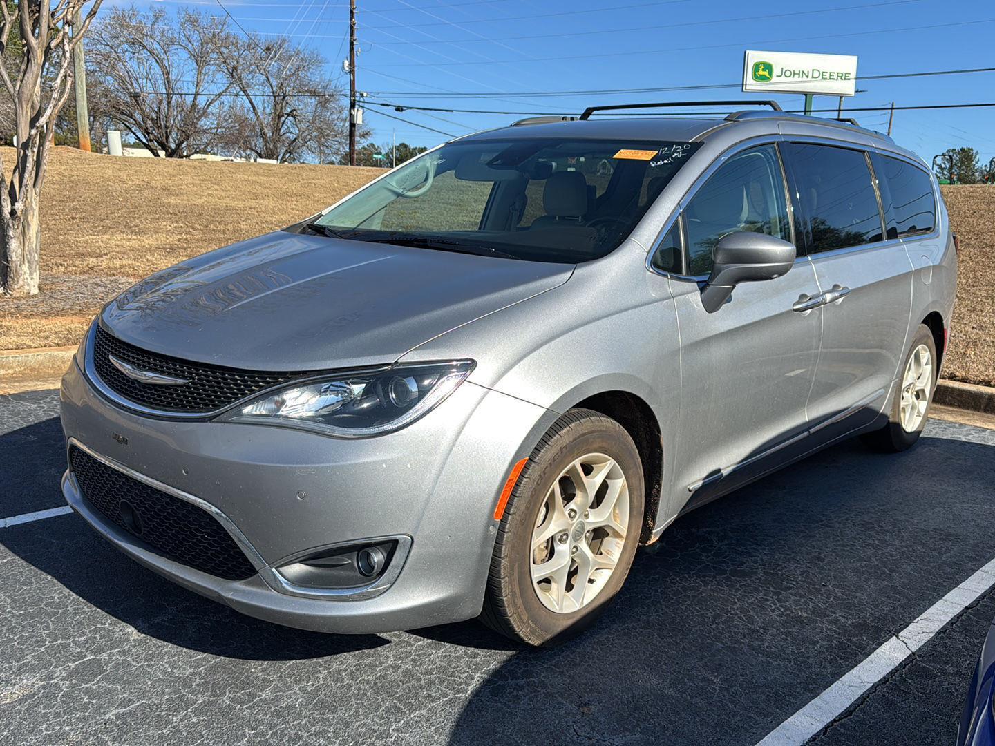 2017 Chrysler Pacifica Touring-L Plus's photo