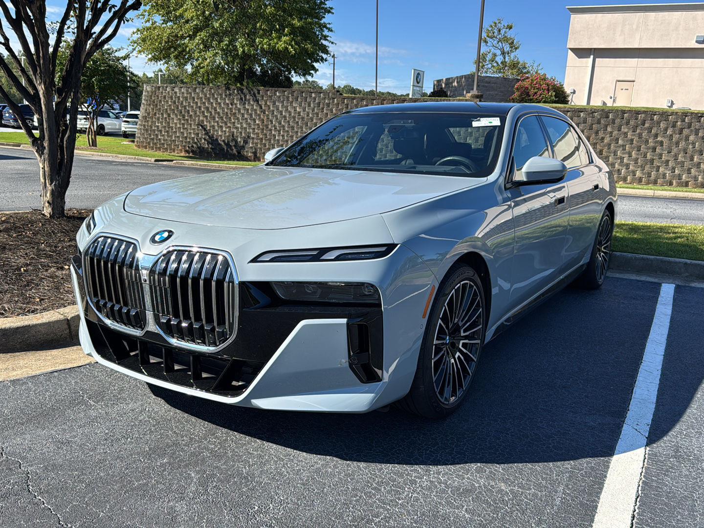 2024 Bmw 740i Sedan photo 2