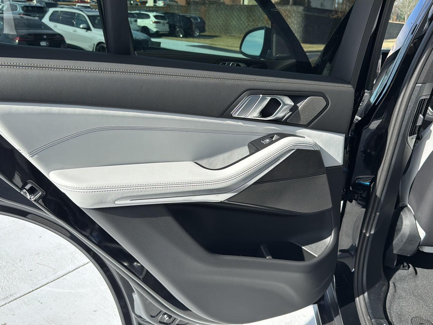 2026 BMW X5 40i - Photo 16