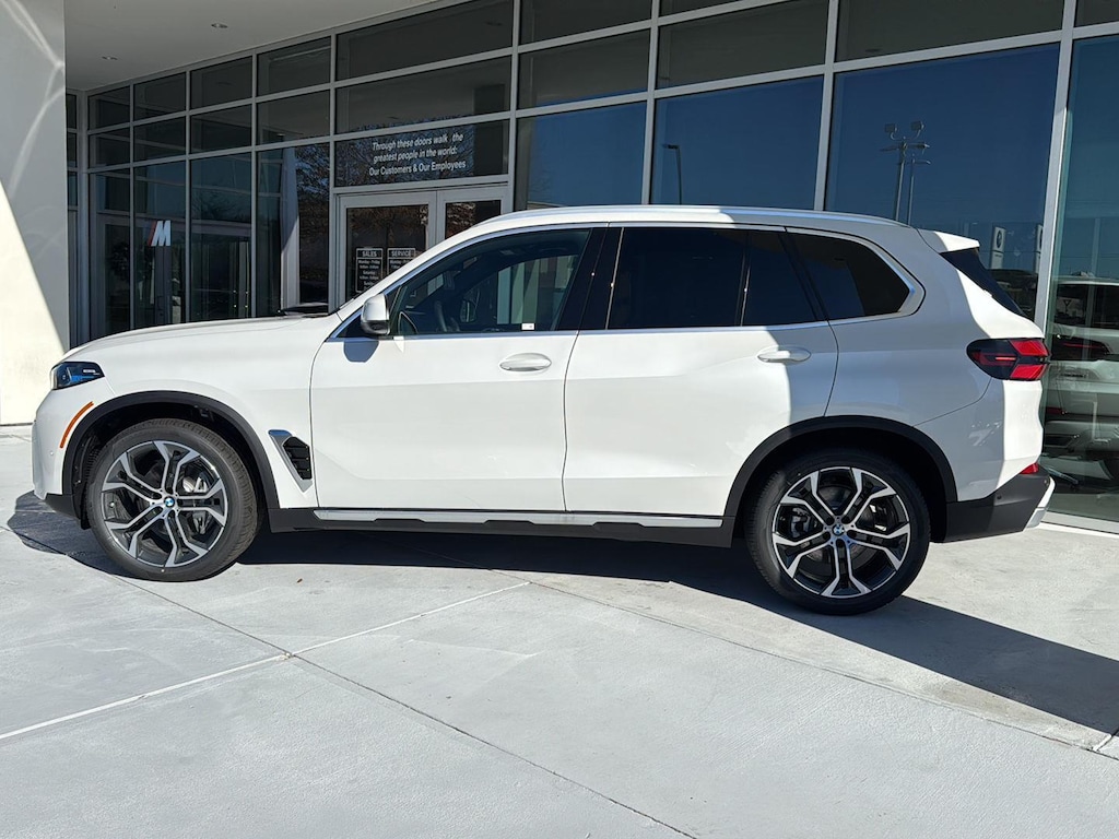 New 2026 BMW X5 xDrive40i SUV