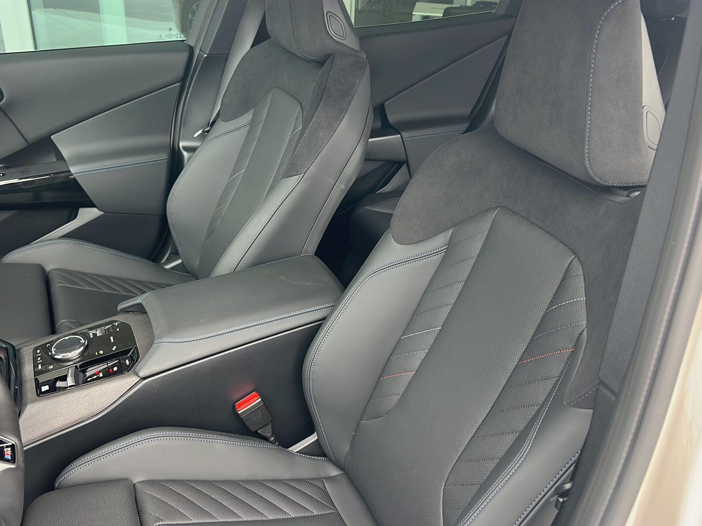2026 BMW X3 30 - Photo 27