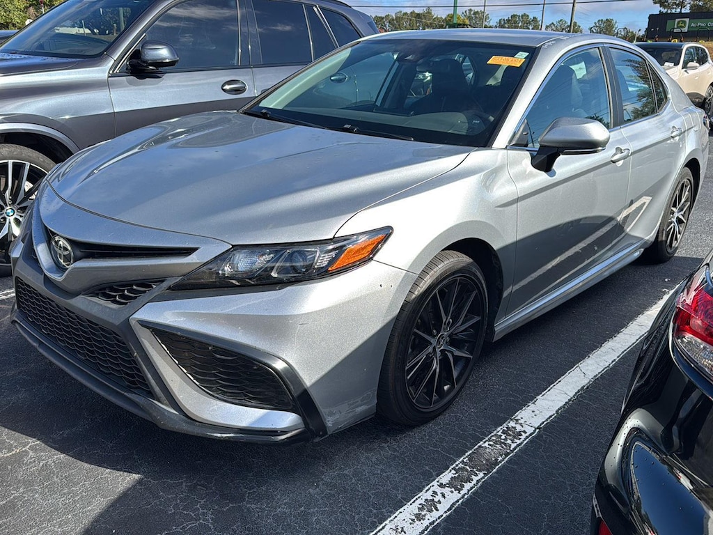 Used 2022 Toyota Camry SE Sedan