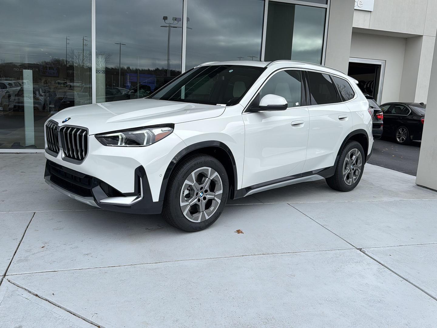 2026 BMW X1 28i's photo