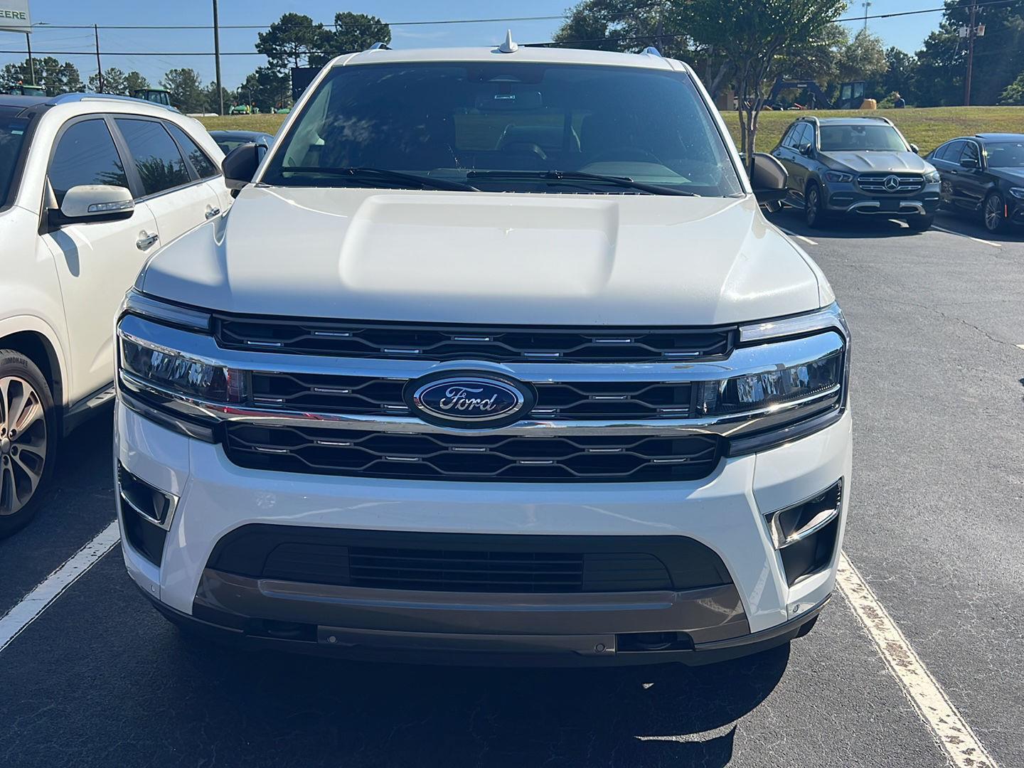 2023 Ford Expedition MAX King Ranch photo 3
