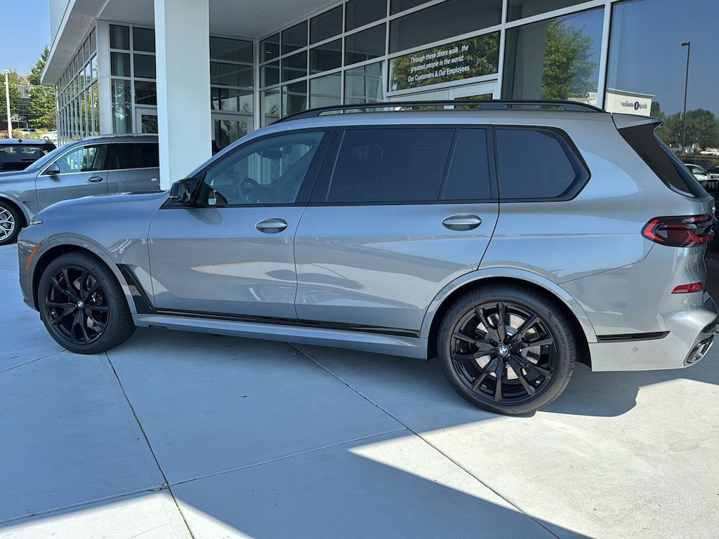 New 2026 BMW X7 M60i SUV