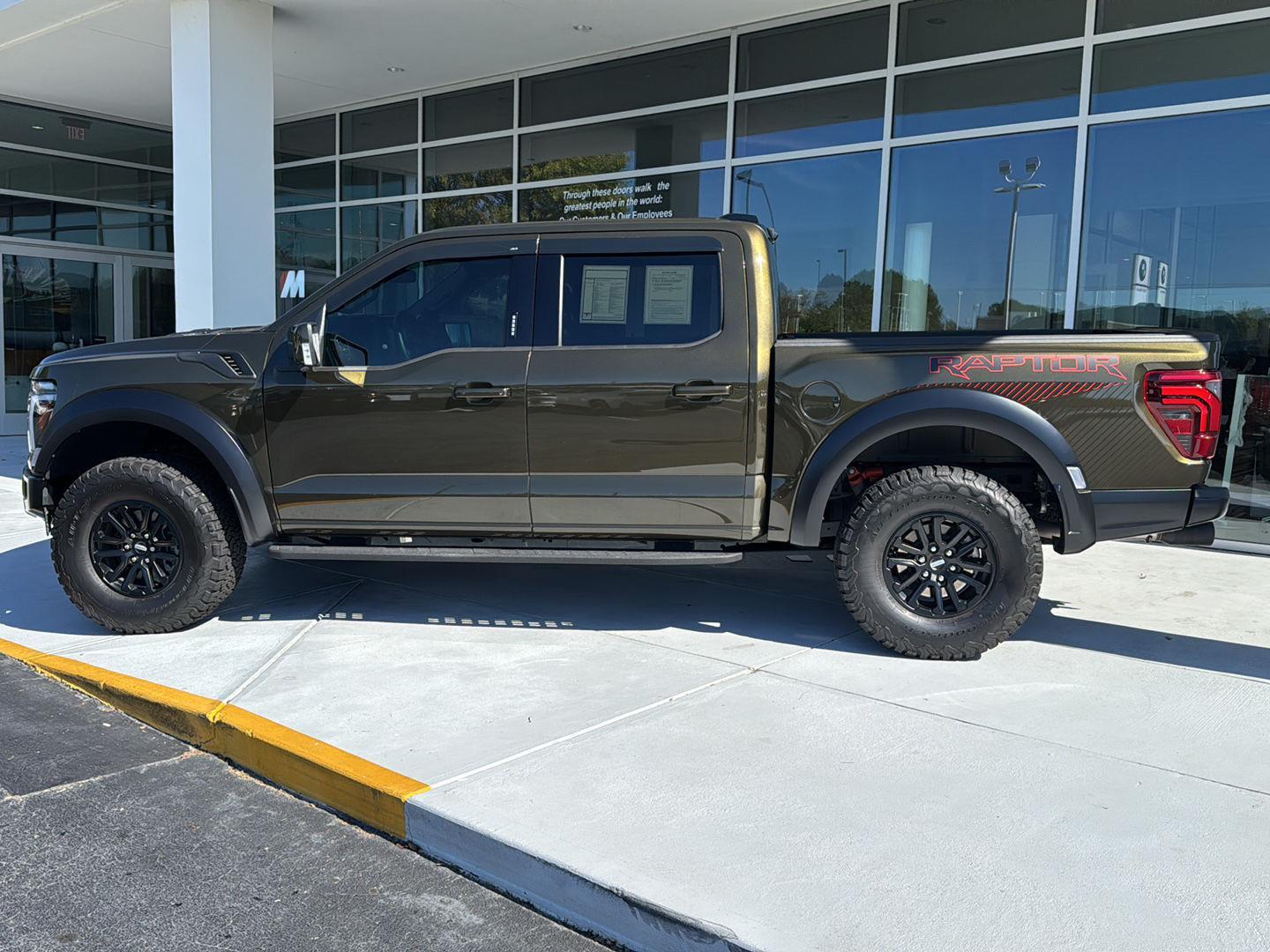 2024 Ford F-150 Raptor photo 3
