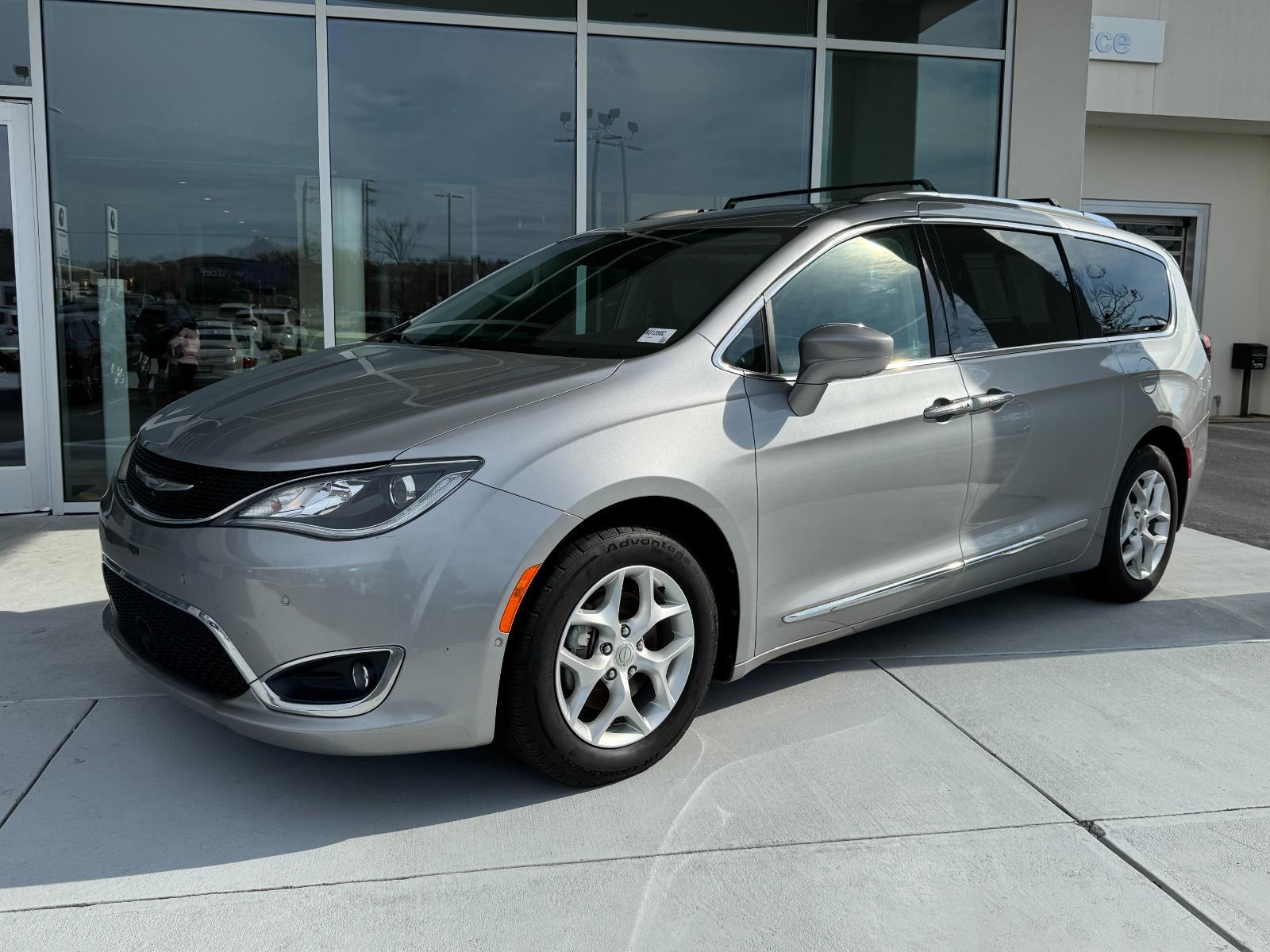 2017 Chrysler Pacifica Touring-L Plus