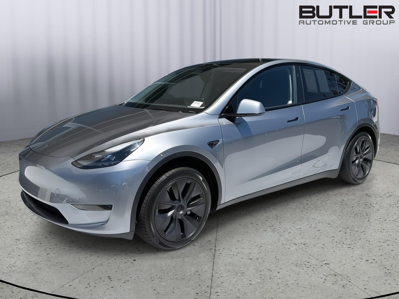 2024 Tesla Model Y Long Range Rear Wheel Drive's photo