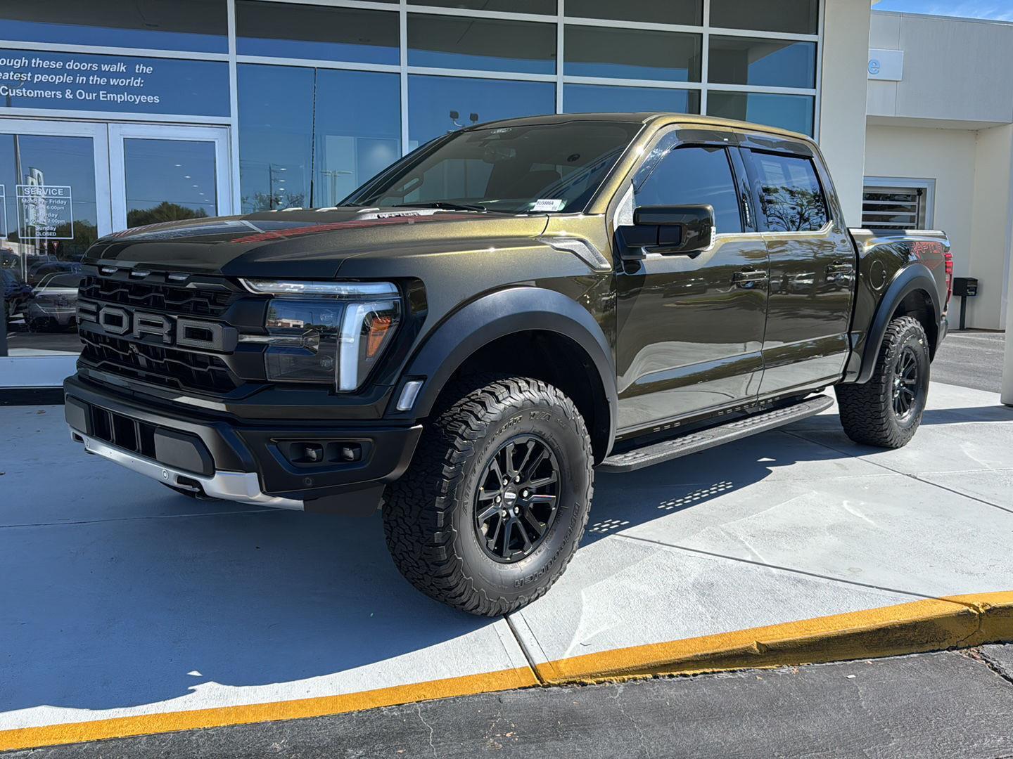 2024 Ford F-150 Raptor photo 2