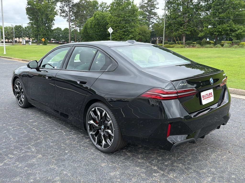 New 2027 BMW 550e xDrive Sedan