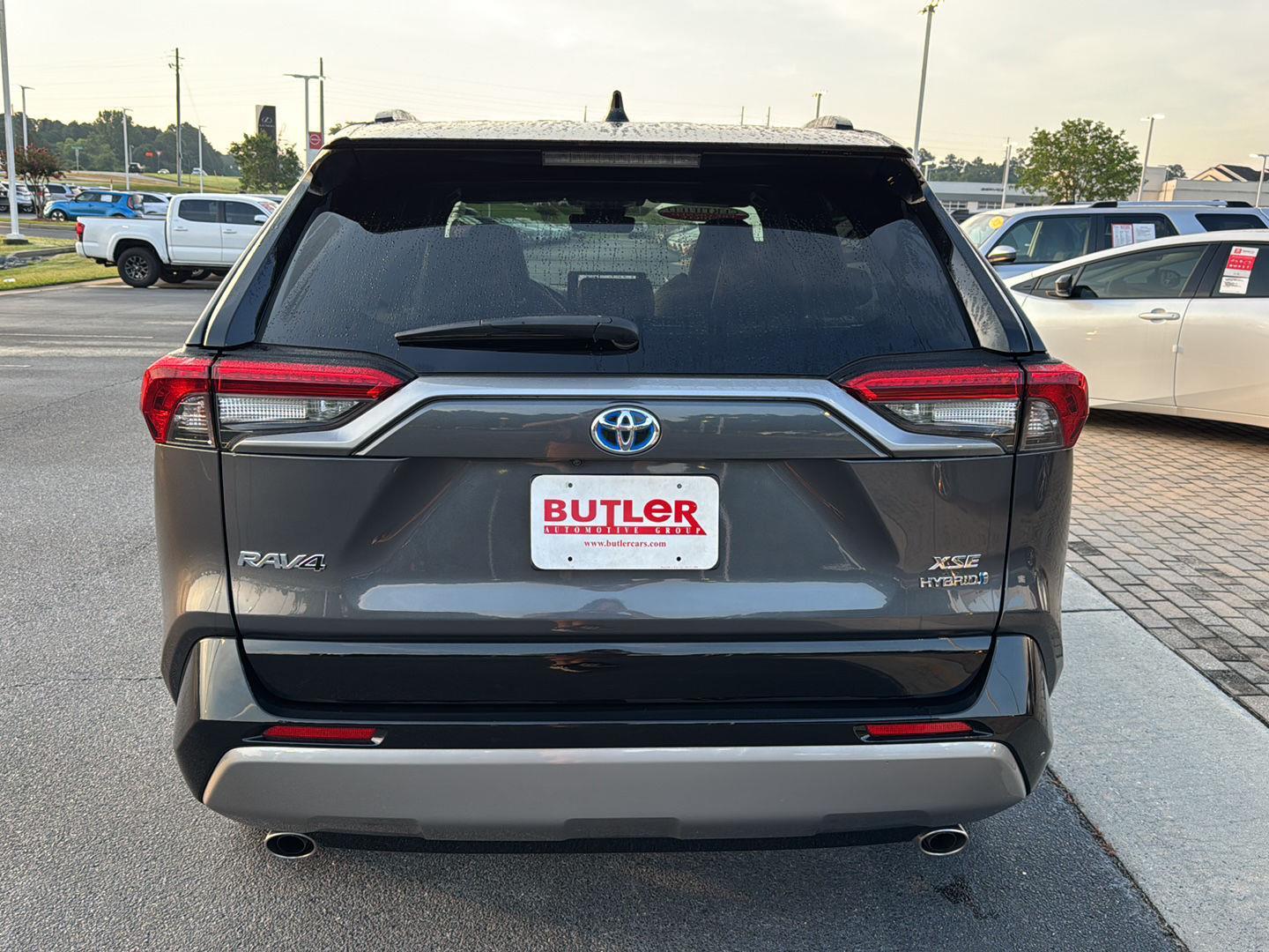 2023 Toyota RAV4 Hybrid XSE photo 4
