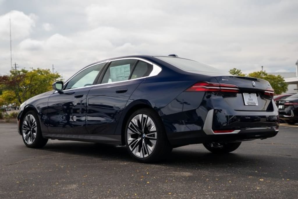 New 2026 BMW 530i xDrive Sedan