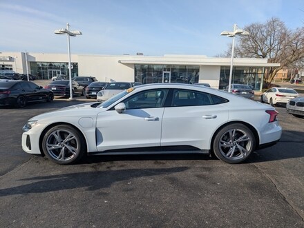 2023 Audi e-tron GT Premium Plus Sedan