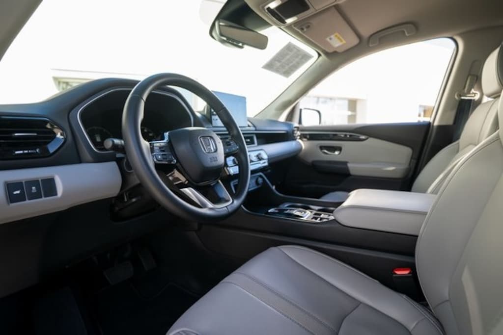 Used 2025 Honda Pilot EX-L SUV