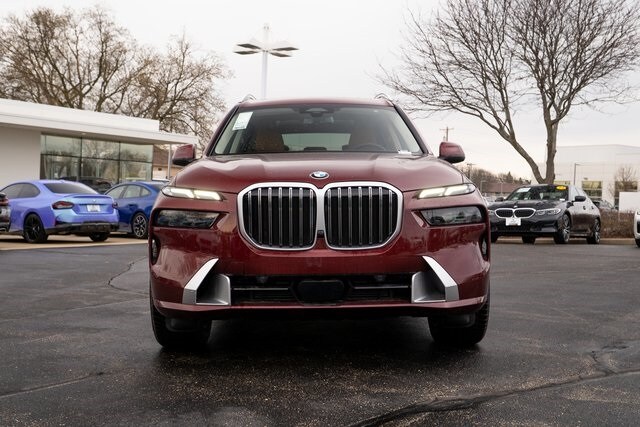 Used 2025 BMW X7 40i with VIN 5UX23EM00S9Z47625 for sale in Milwaukee, WI