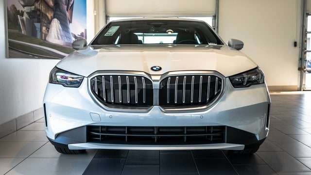 Used 2025 BMW 5 Series 530i with VIN WBA53FJ0XSCT22674 for sale in Milwaukee, WI