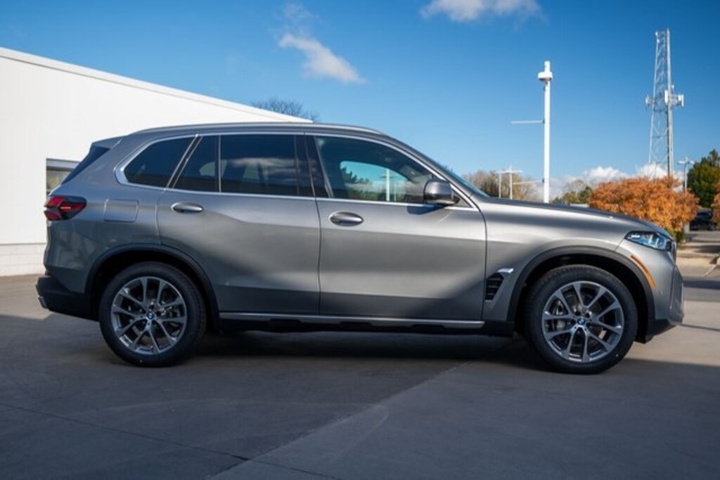 New 2026 BMW X5 xDrive40i SUV