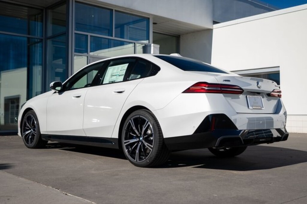 New 2026 BMW 530i xDrive Sedan