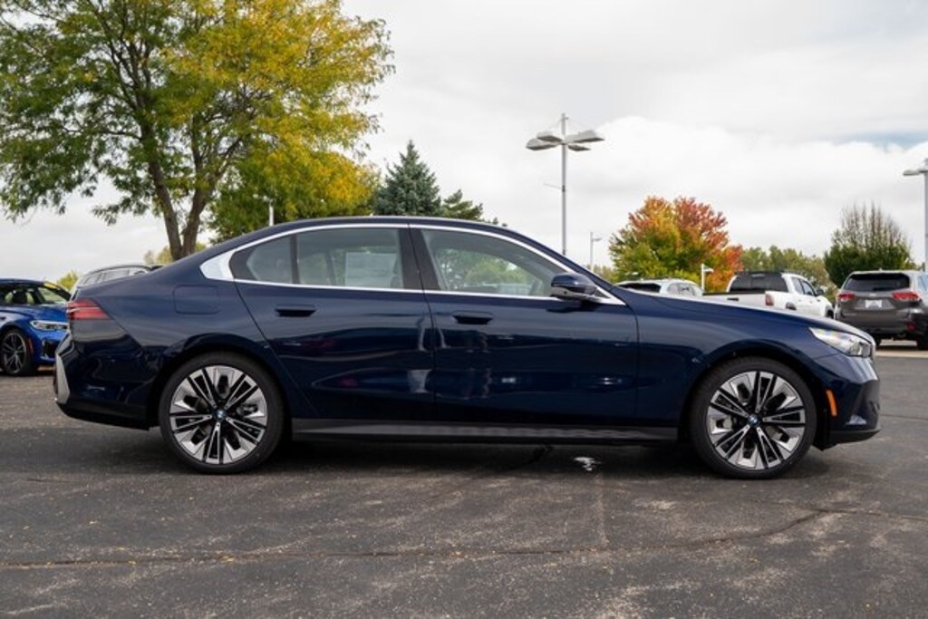 New 2026 BMW 530i xDrive Sedan