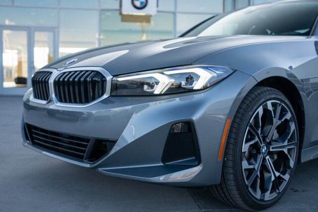 Used 2025 BMW 3 Series 330i with VIN 3MW89CW06S8F16189 for sale in Milwaukee, WI